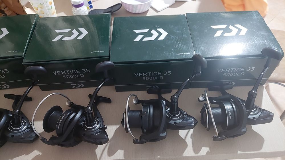 Set 4 mulinete feeder/crap daiwa 24 vertice 35, noi