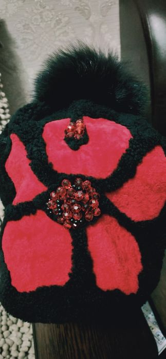 Красивая шапка, овчинка.