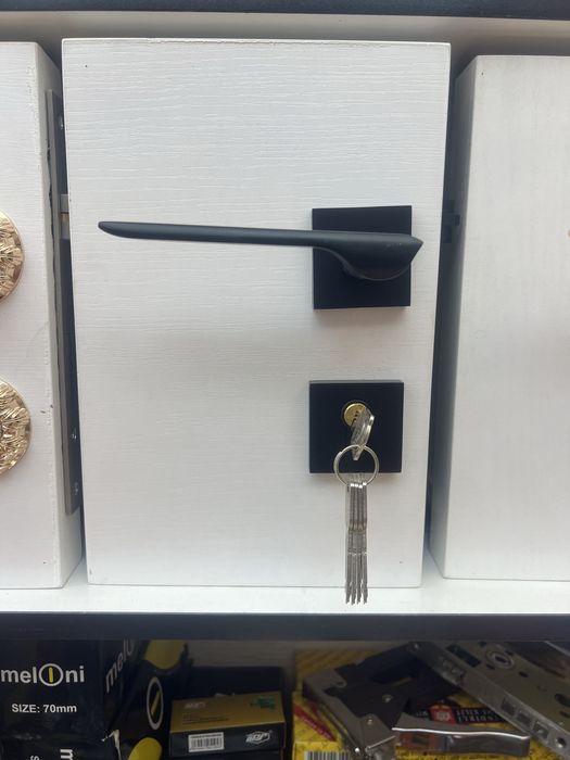 Дверные замки в широком ассортименте