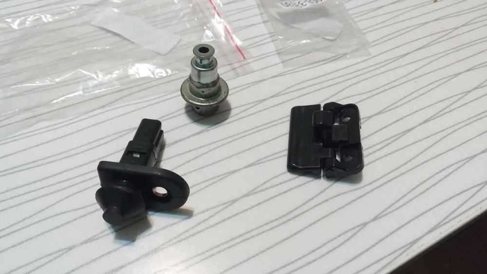 Продам запчасти салона на Toyota