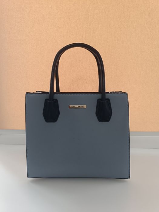 Женская сумка с короткой ручкой