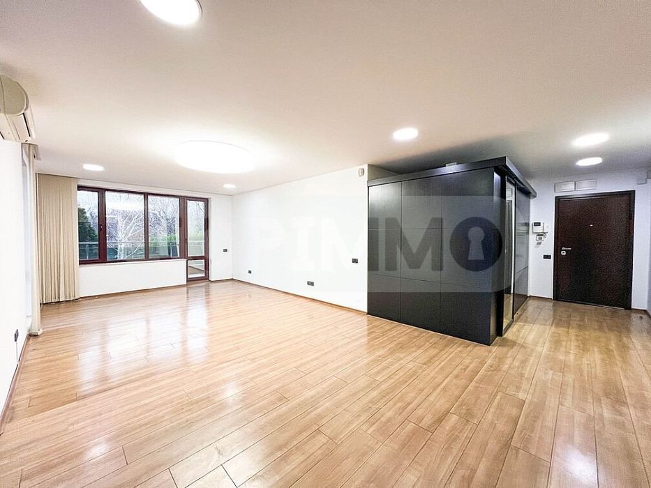 Продава се Двустаен апартамент в Варна, Морска градина - 96 кв.м за 5000 €/кв.м - Снимка #2