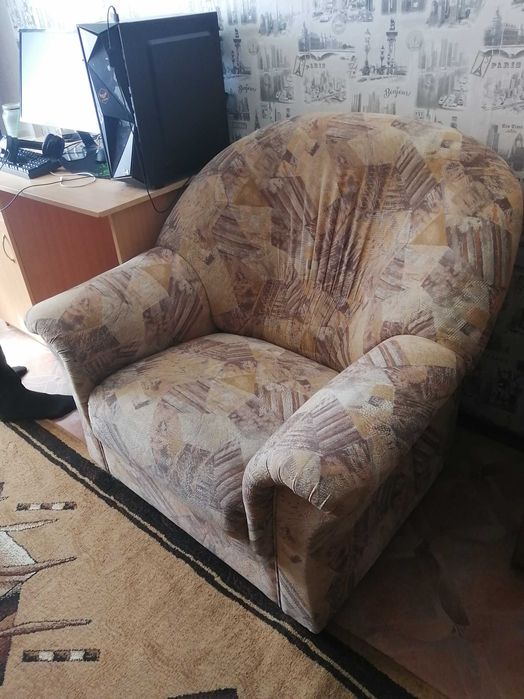 Мягкое кресло для гостинной