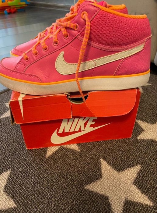 Ghete Nike pentru fete