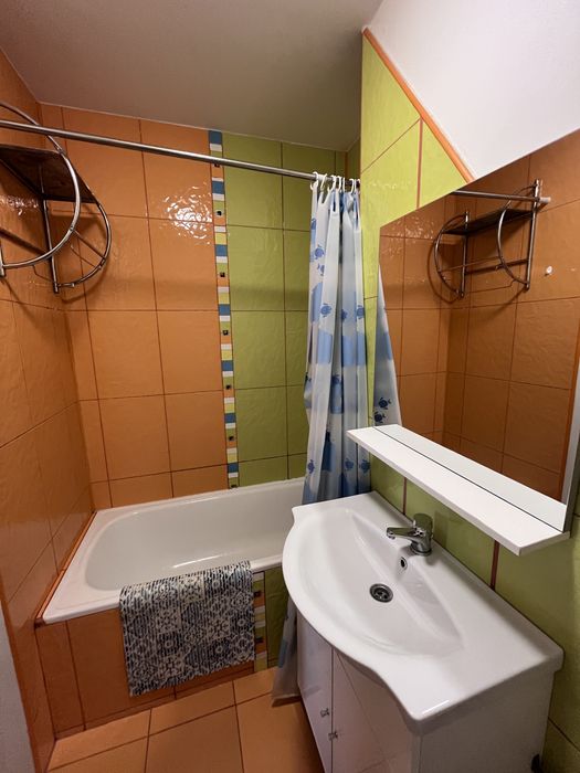 Proprietar inchiriez ap 2 cam. Central