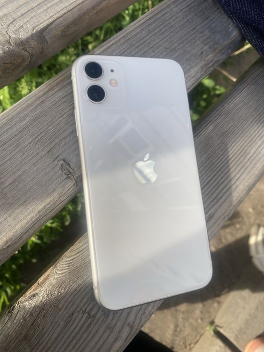 Продам Iphone 11