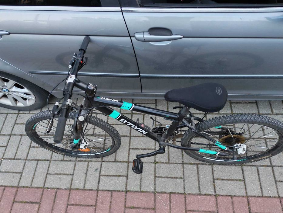 Vând bicicleta 1 an folosita în stare perfecta de funcționare