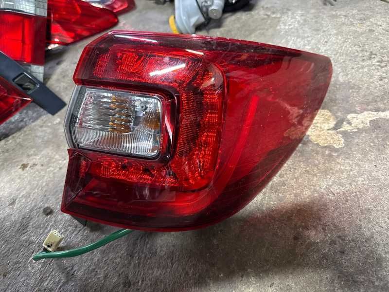 Фонари заднего хода Subaru Outback BS