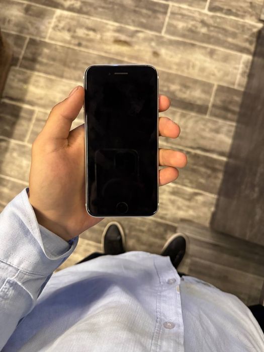 Iphone SE 2020 .