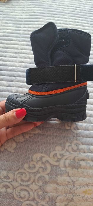 Ботиночки на зиму на мальчика 1-2годика