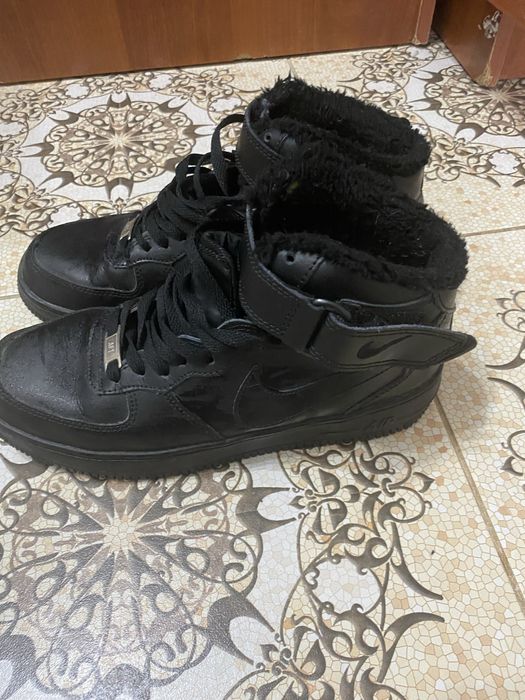 Продам кроссовки мужские