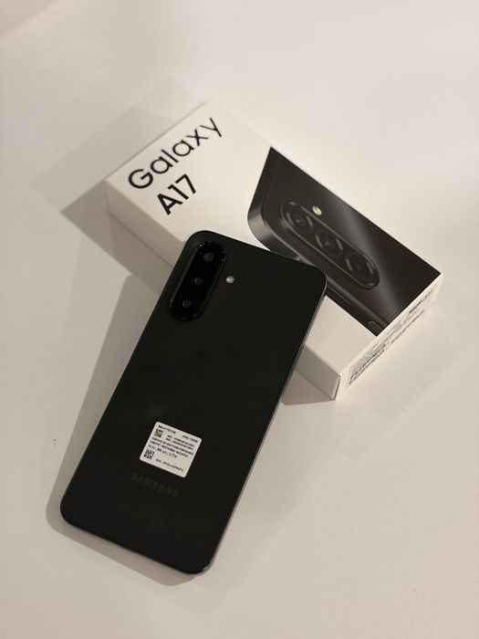 Продам самсунг А17