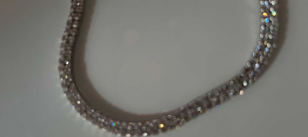 Дамска сребърна гривна с циркони