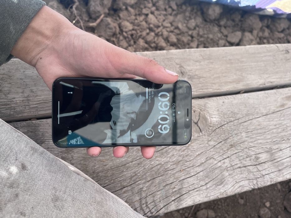 iPhone X (Айфон Х) черный серый