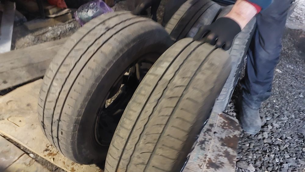 Диски R15 с летней резиной pereli