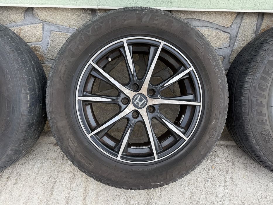 Продавам джанти с гуми 17-ки от Honda CRV 3