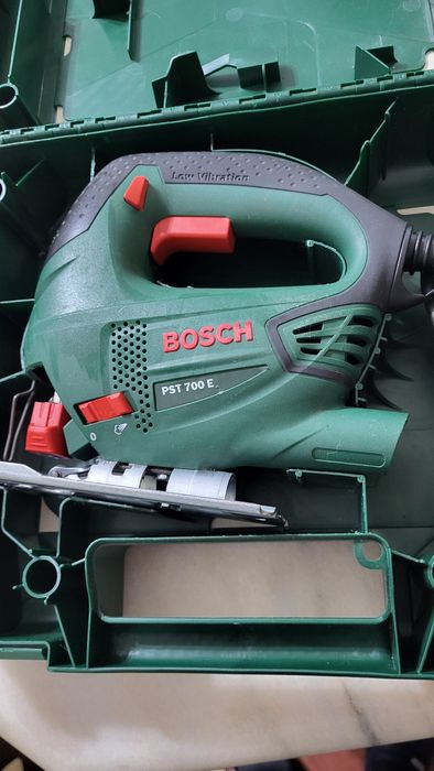 Vând fierăstrău pendular Bosch- PST 700 E