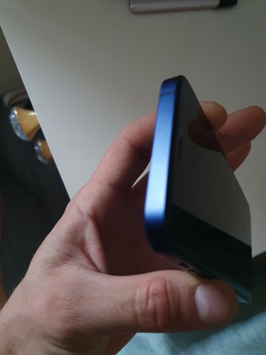 iPhone 12 64GB Albastru, impecabil