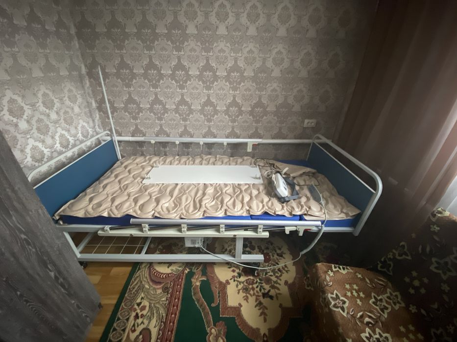 Медицинская кровать