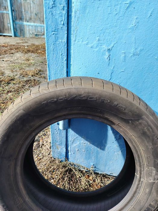 Продам летнию резину.