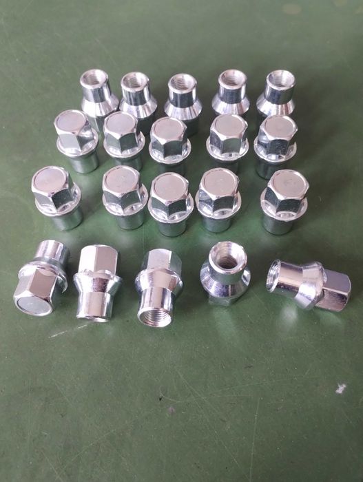 Piulite cu guler 12 mm pt Toyota - Mitsubishi , Nissan  SUV  4 X 4