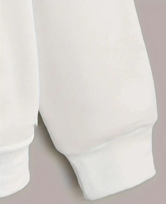 Бял дамски суичър жилетка с качулка размер М,нов,