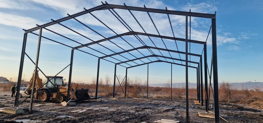 Hale metalice diferite dimensiuni  din stoc sau pe comanda