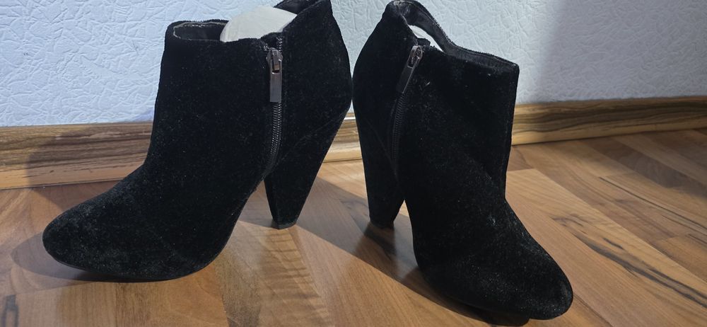 Женская обувь 37