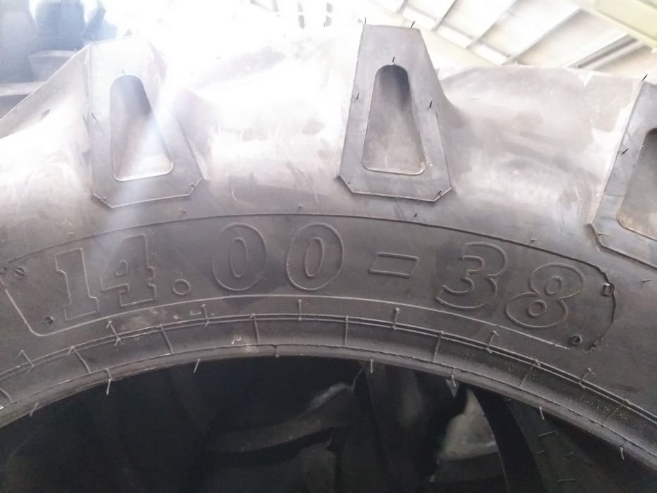 Cauciucuri noi 14.00-38 marca BKT 8PR livrare rapida garantie U650 R38