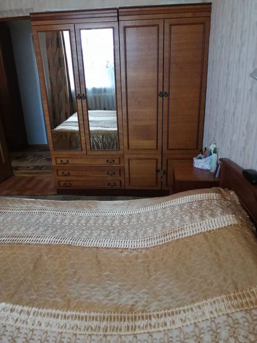 Шифоньер, двух секционный, 30000т.