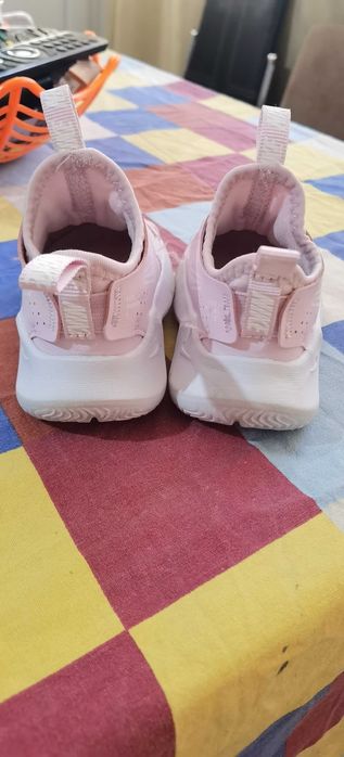 Бебешки маратонки в много добро състояние