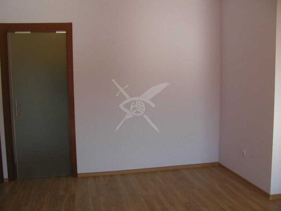 Дава се под наем Двустаен апартамент в София, Център - 65 кв.м за 650 € - Снимка #2