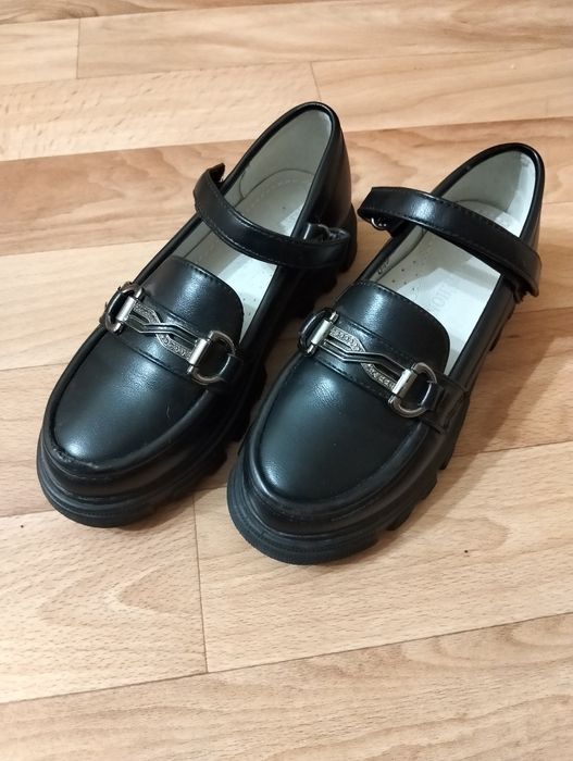 Туфли школьные 28р и 31р