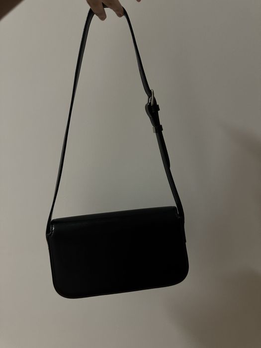 Черная сумка через плечо