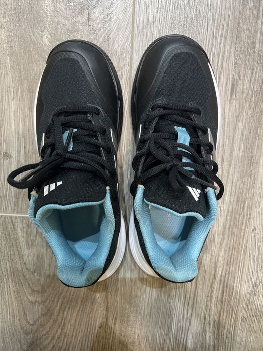 Кроссовки Adidas