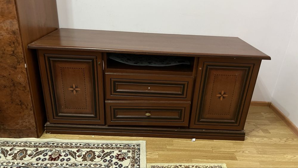 Срочно!Подставка под телевизора(тумба) производства белорусская