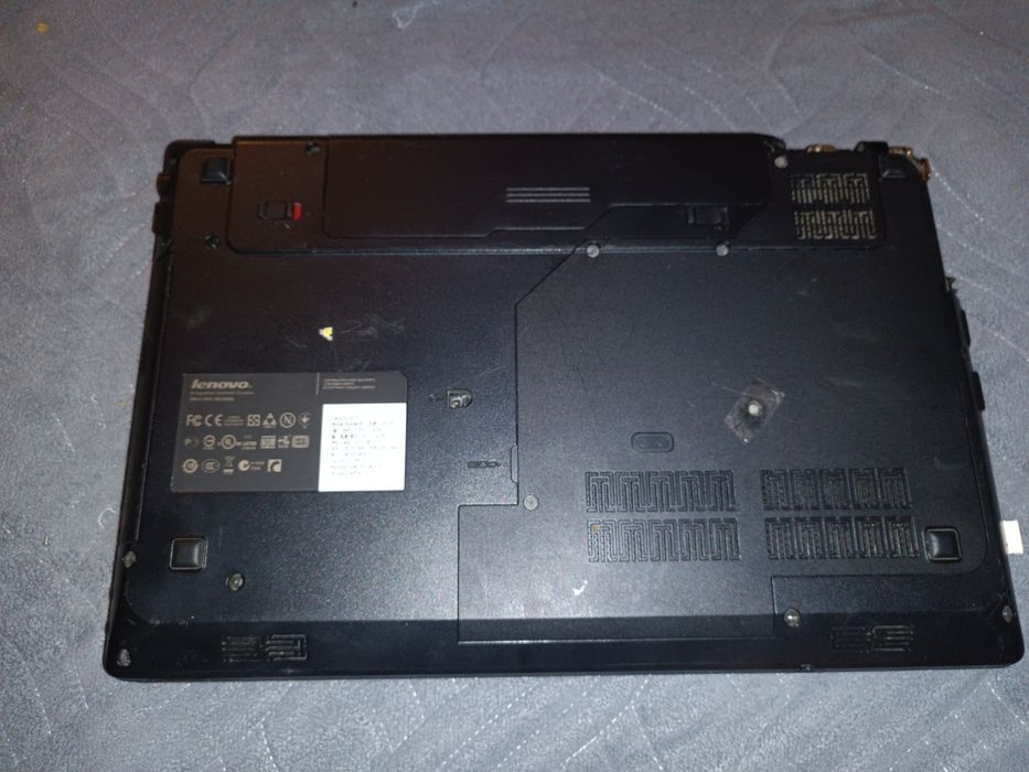 Продам ноутбук Lenovo 2012 год