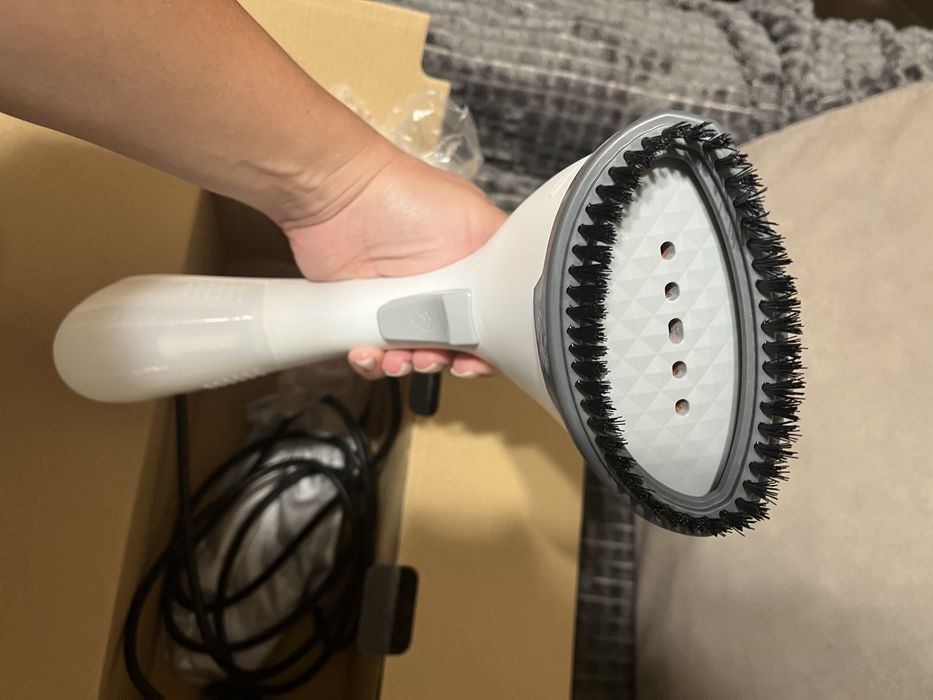 Уред за гладене с пара AEG