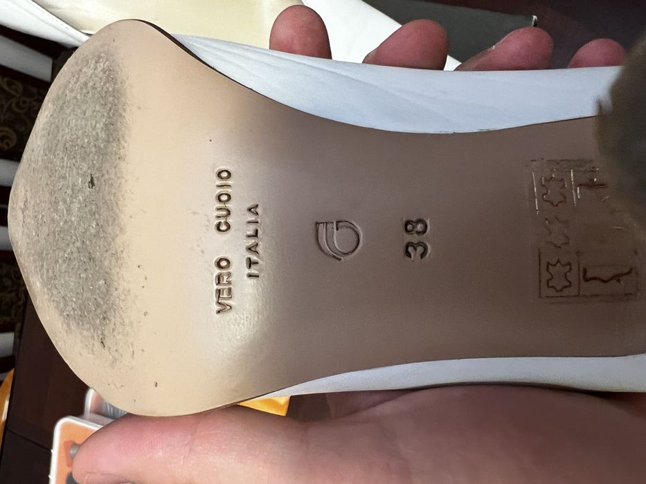 Женские туфли белые