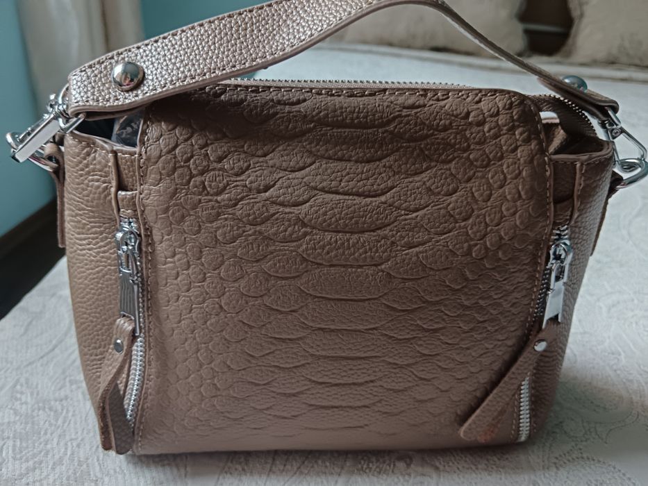 Дамска чанта от естествена кожа