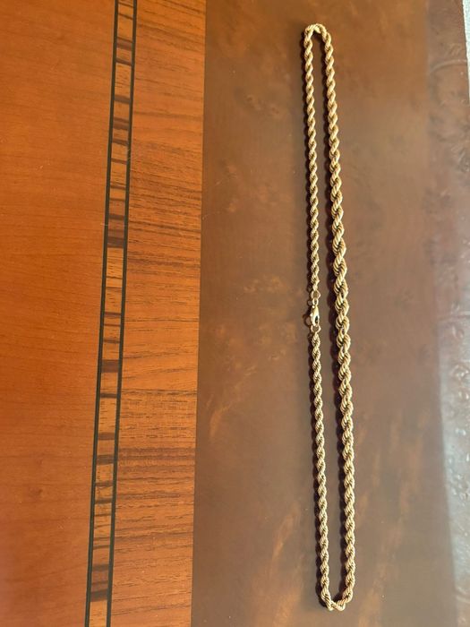 Золотая цепочка. Обмена нет.