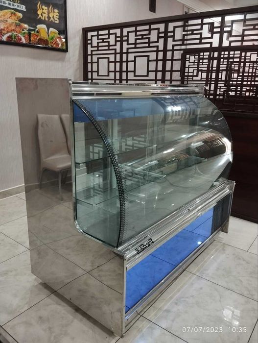 Холодильники для напитков,сладостей,колбас.