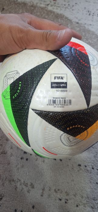 Продавам ОРИГИНАЛНА топка за футбол EURO 2024