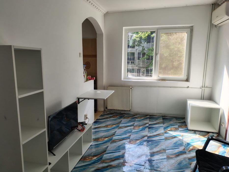 Inchiriez apartament