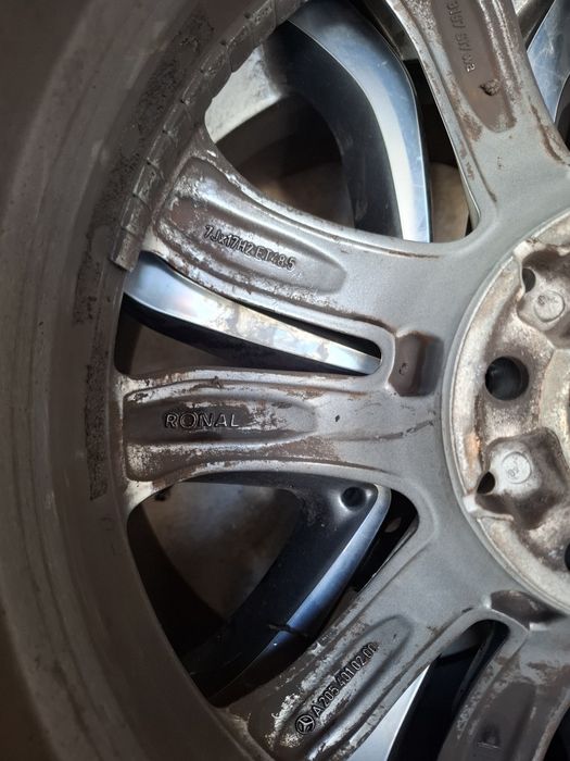 Vând 4 jante echipate cuanvelope M +S 225/50R17  98V cu protecție la jante