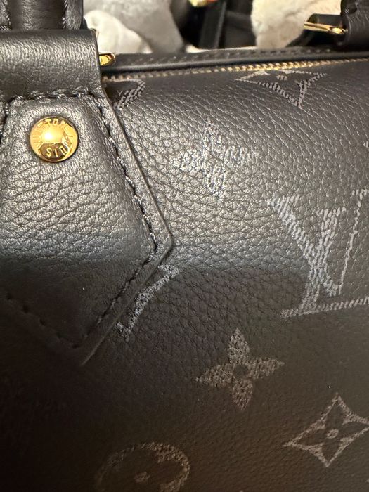 Geanta de mana, cu bareta de umar