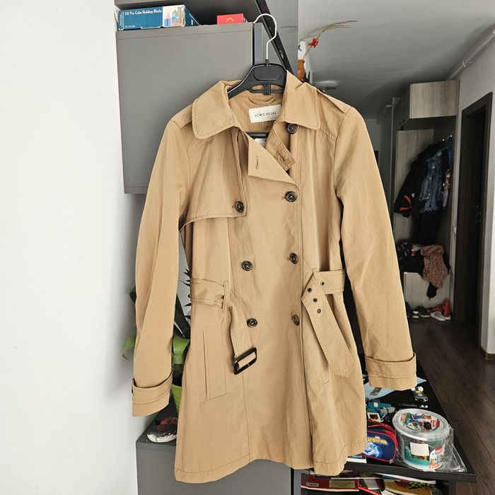 Pardesiu subtire pentru femei