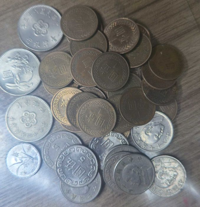 монети Тайван 40 бр