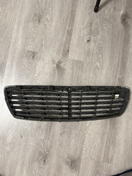 Решетка радиатора Mercedes Benz W211