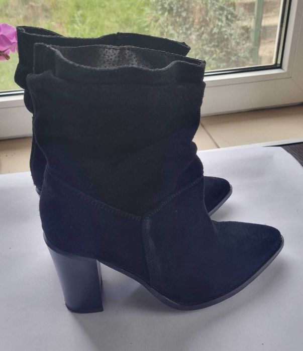 Botine negre din piele intoarsa femei